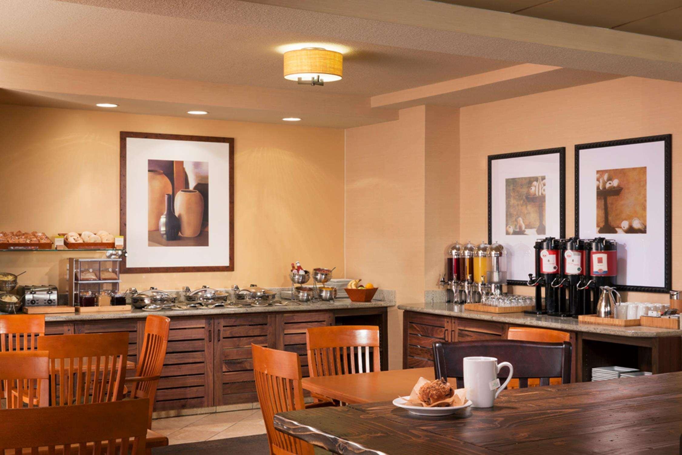 DoubleTree by Hilton Vancouver Extérieur photo