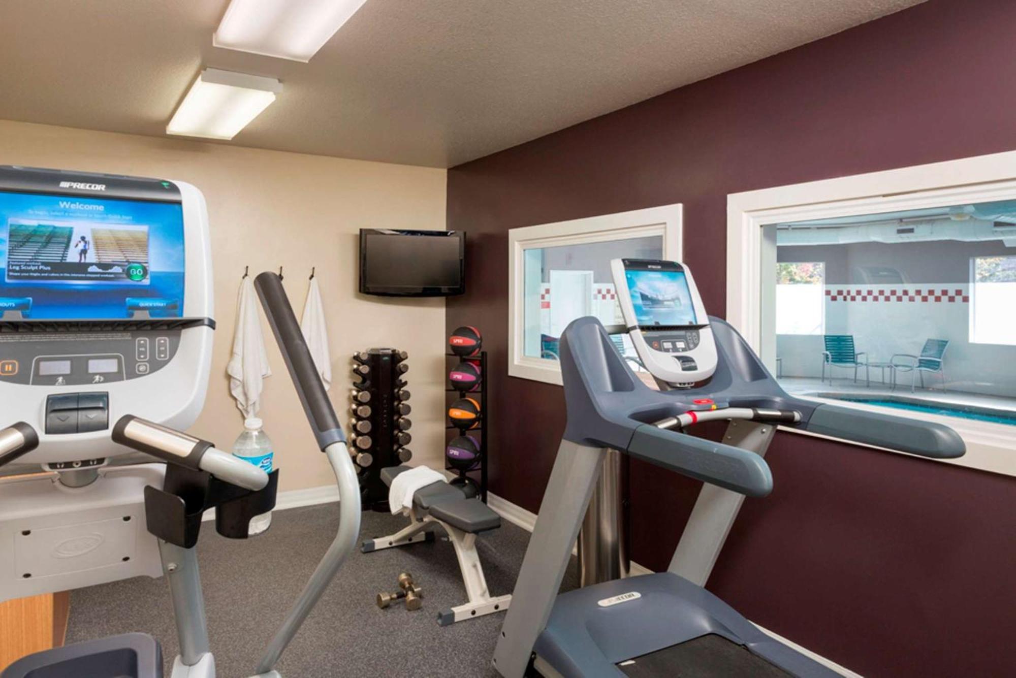 DoubleTree by Hilton Vancouver Extérieur photo