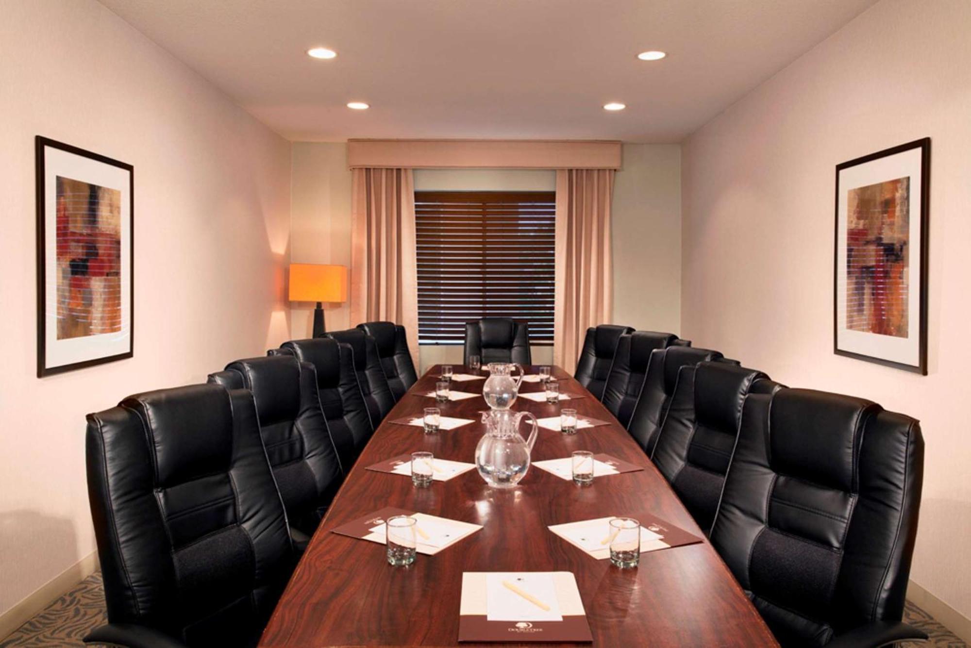DoubleTree by Hilton Vancouver Extérieur photo